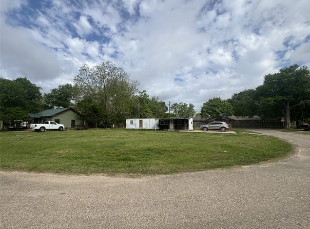 211 E Railroad St, Malakoff, TX 75147
