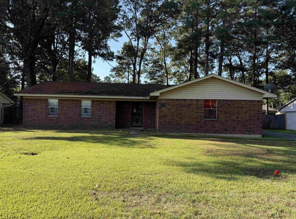 1406 Ridgway Road, Pine Bluff, AR 71603