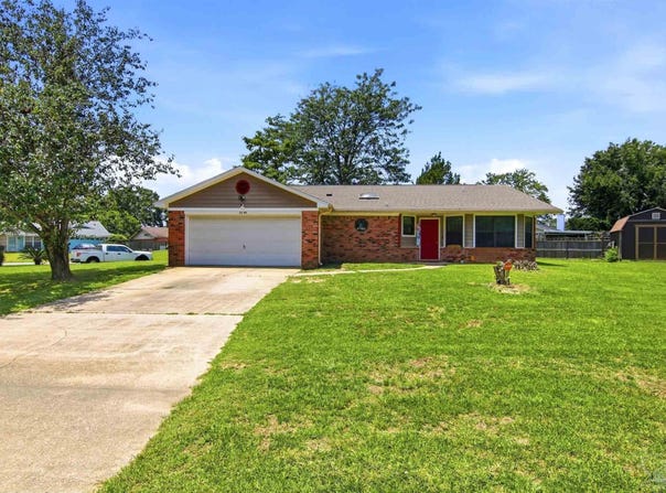 5649 Dove Dr, Pace, FL 32571