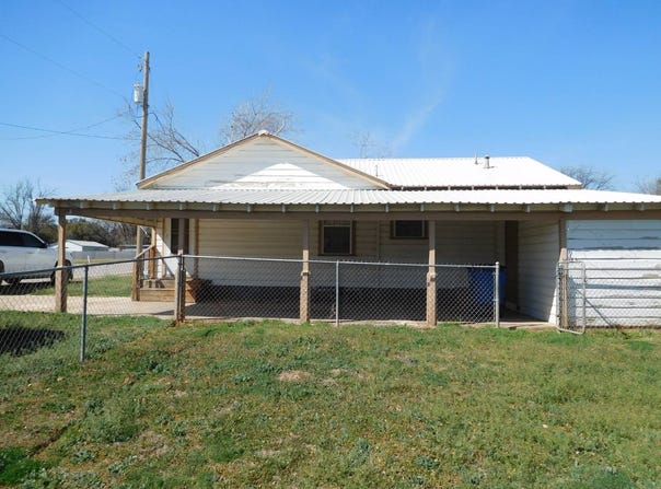 306 W. Hamilton, Winters, TX 79567