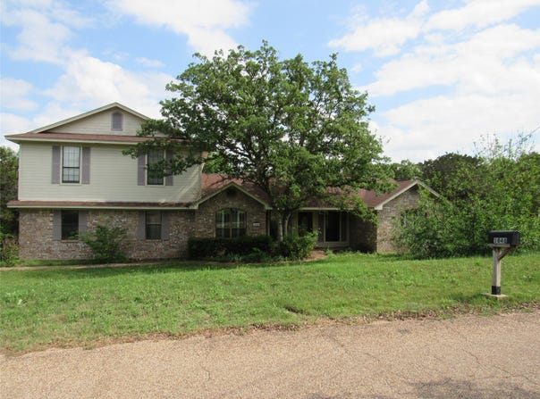 1048 Eagle Canyon Drive, China Spring, TX 76633