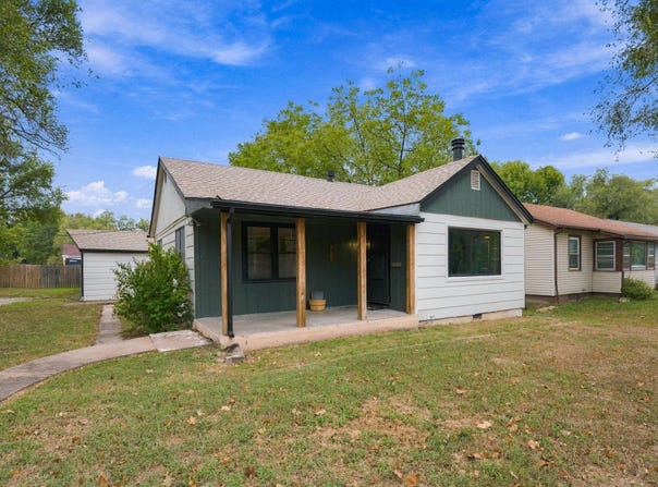 1201 Henry St, Augusta, KS 67010-1415