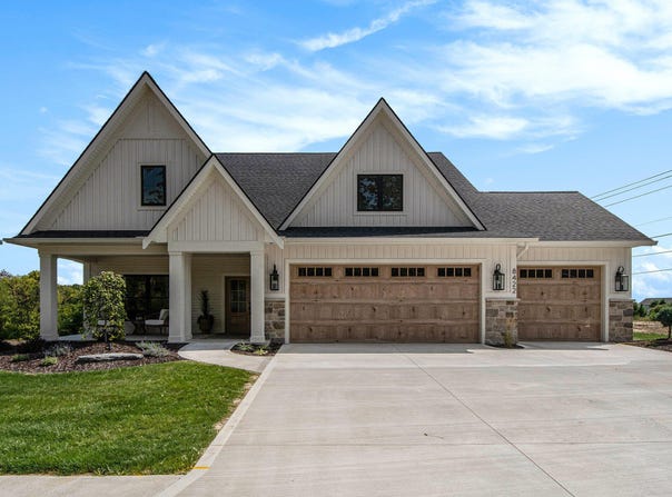 8432 Ravinewood Drive, Jenison, MI 49428