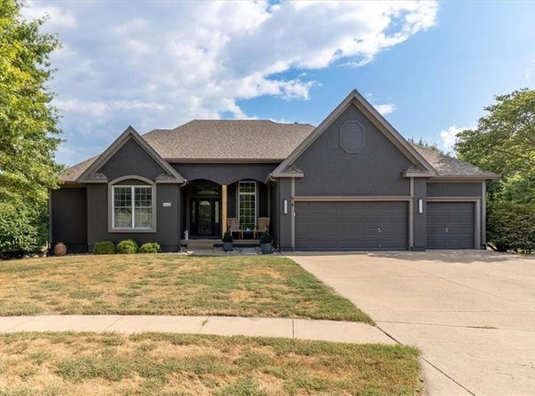 509 Peach Tree Circle, Gardner, KS 66030