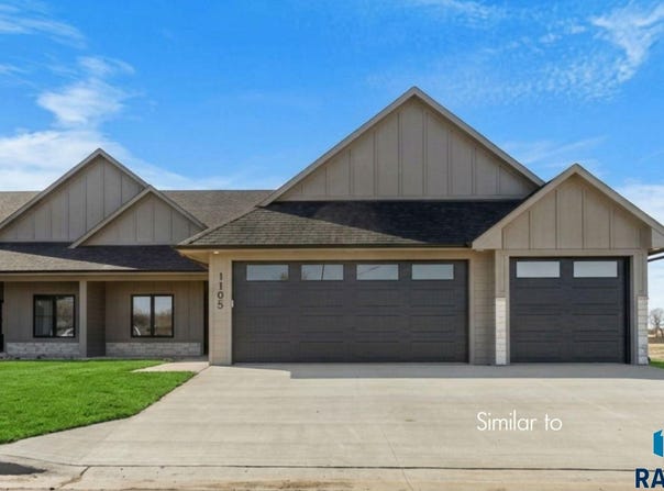 1225 E Thompson Pl, Tea, SD 57064