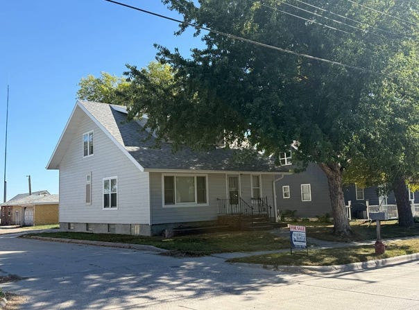 404 S 1st St., Parkston, SD 57366