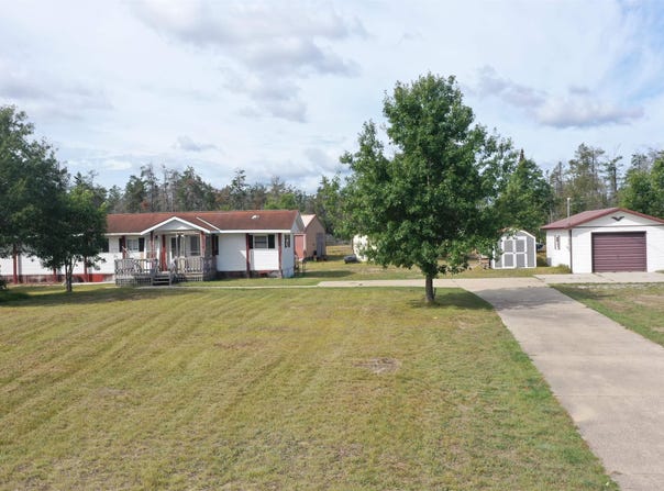 586 S Headquarters Road, Grayling, MI 49738