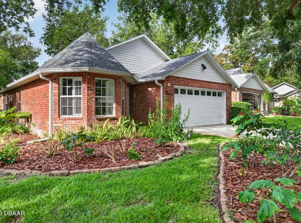 18 Oak Village Drive, Ormond Beach, FL 32174