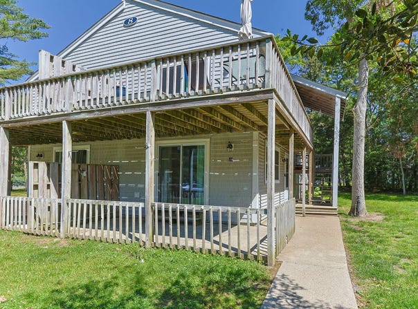 70 Cape Drive, Mashpee, MA 02649