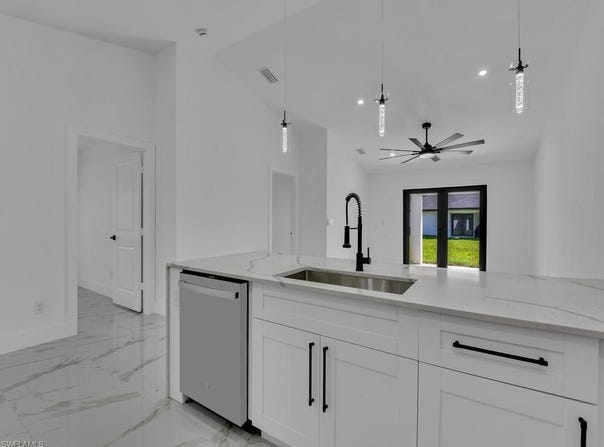 329/331 Grant Blvd, LEHIGH ACRES, FL 33974
