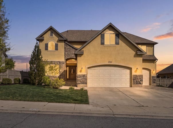 3926 E Barton Creek Dr, Eagle Mountain, UT 84005