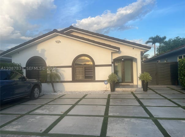 7801 W 30th Ln, Hialeah, FL 33018