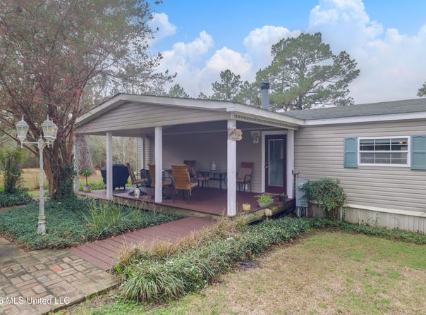 25184 Clarke Road, Saucier, MS 39574