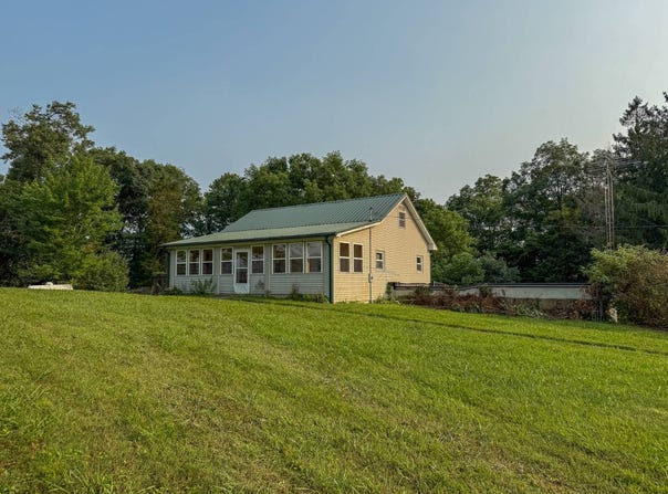 690 Meadow Lane, Sutton, WV 26601