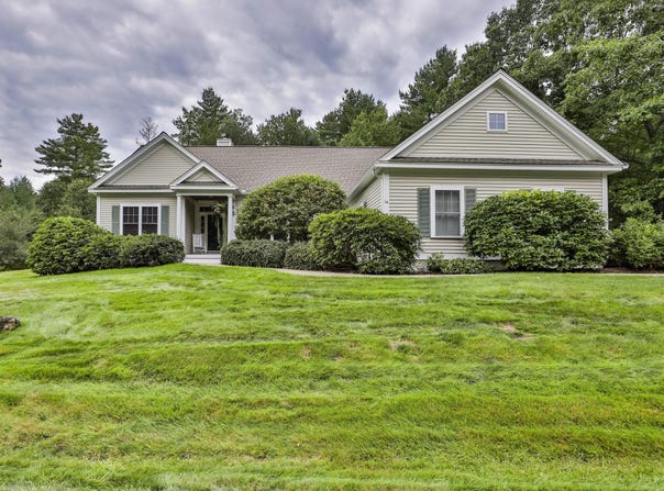 14 Hancock Drive, Bedford, NH 03110