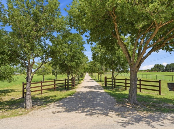 1521 County Road 1107B, Cleburne, TX 76031