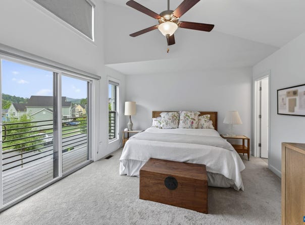 330 HUNTLEY AVE, CHARLOTTESVILLE, VA 22903