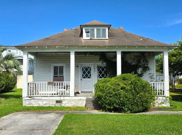 213 Elm Street, Beaufort, NC 28516