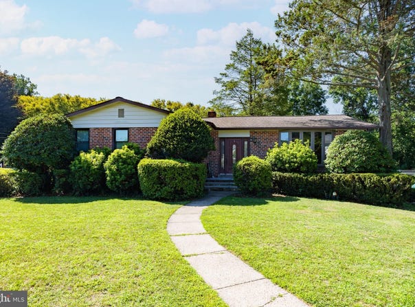975 SPRING VIEW Drive, SOUTHAMPTON, PA 18966