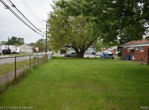 5910 N WAVERLY Street, Dearborn Heights, MI 48127
