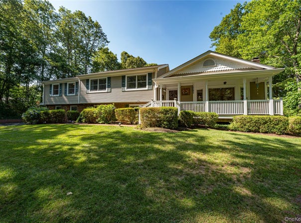 68 Bankside Drive, Centerport, NY 11721