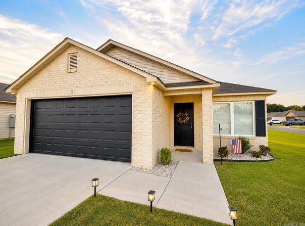 31 Candlelight Drive, Conway, AR 72032