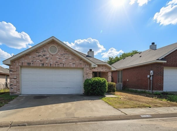 1031 Gaynor Avenue, Duncanville, TX 75137