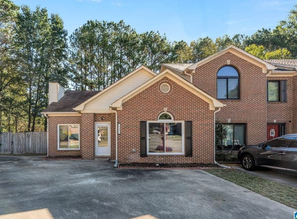 141 TIMBERLEAF CIRCLE, ALABASTER, AL 35007