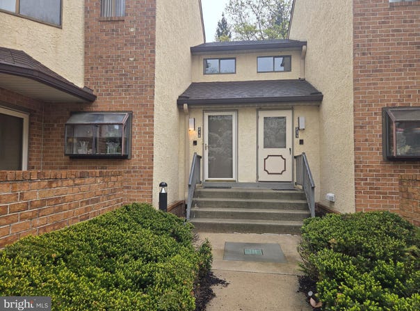 210 AUGUSTA, MOUNT LAUREL, NJ 08054
