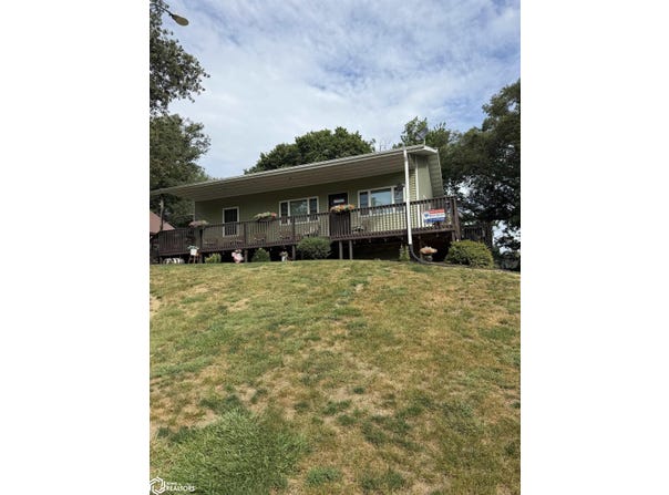4088 Tracey Drive, Brooklyn, IA 52211