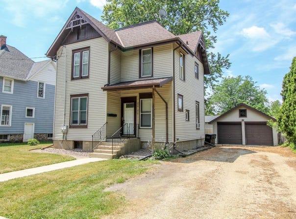 404 Grove St, Fort Atkinson, WI 53538
