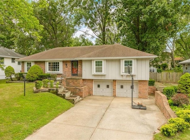 1713 NE 69th Terrace, Gladstone, MO 64118