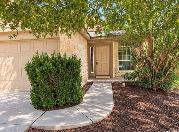 2131 ECHO HILLS DR, New Braunfels, TX 78130