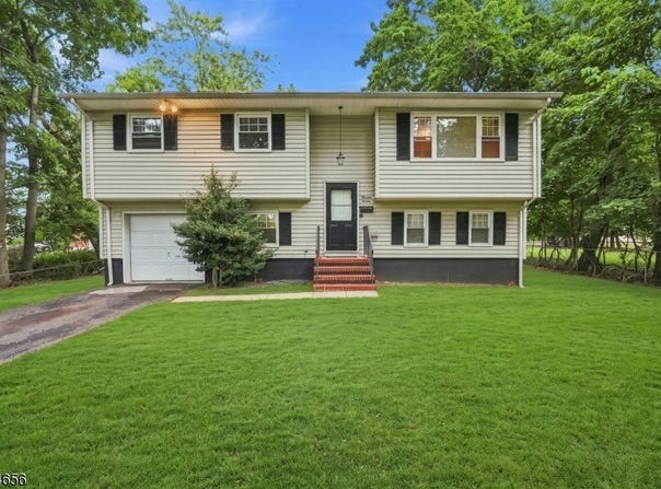 1315 Irving St, South Plainfield Boro, NJ 07080-1720