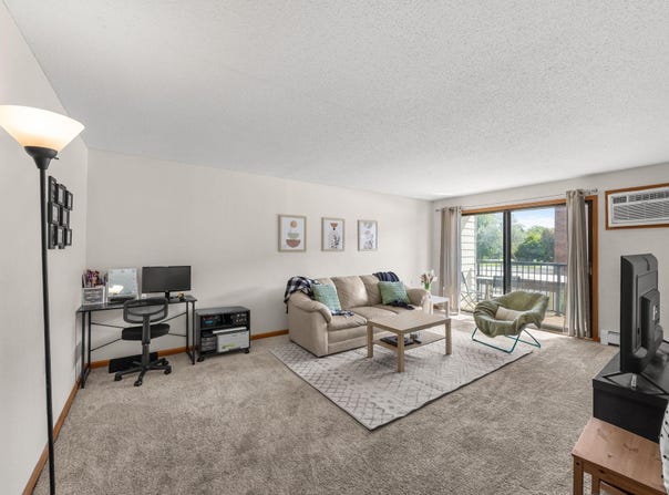 4 Pine Tree Drive, Arden Hills, MN 55112