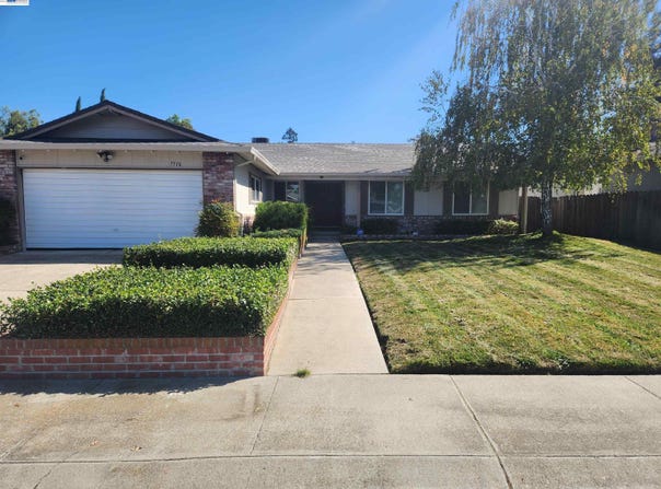 7516 Dorchester Way, Stockton, CA 95207