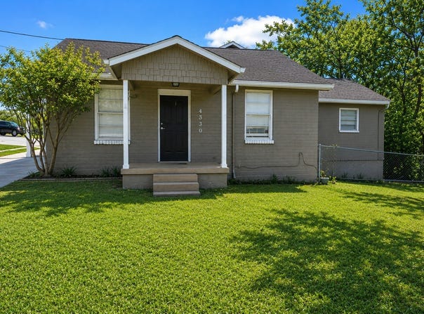 4530 White Oak Lane, Fort Worth, TX 76114