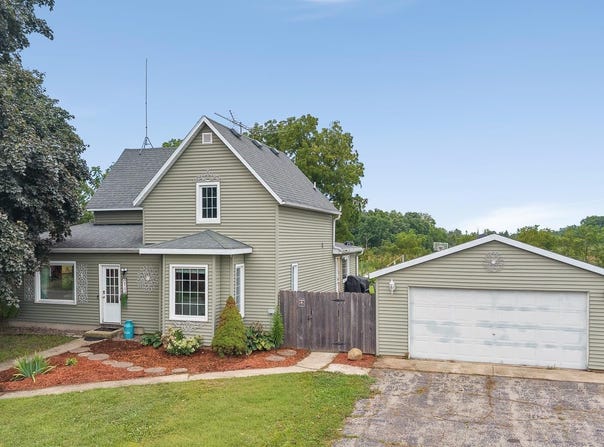 W8194 Thompson Road, Poynette, WI 53955