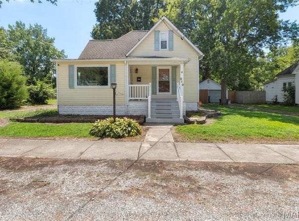 819 W Maplewood, Marion, IL 62959