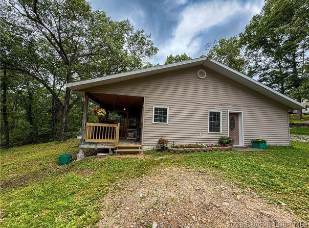 22832 Hwy TT, Versailles, MO 65084