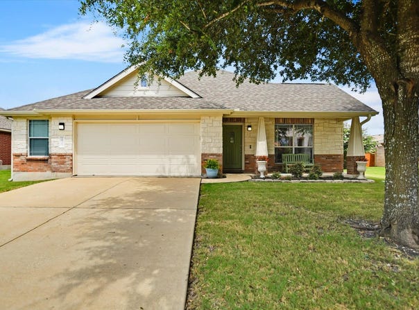 18717 Royal Pointe Dr, Pflugerville, TX 78660