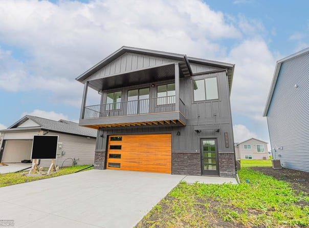 6582 68th Street S, Horace, ND 58047