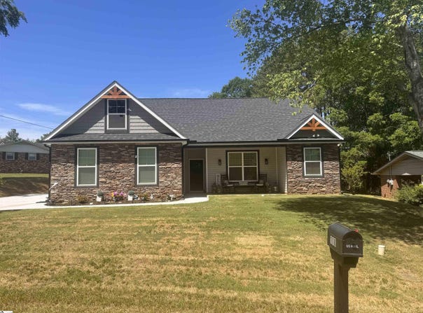 110 Baker Court, Easley, SC 29640
