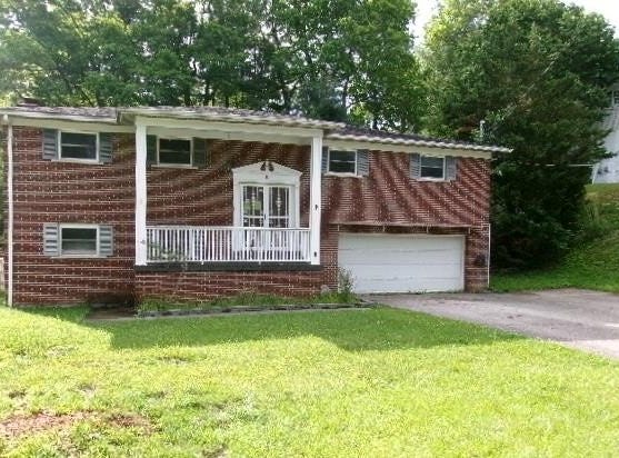 1105 Pinewood Dr, BECKLEY, WV 25801