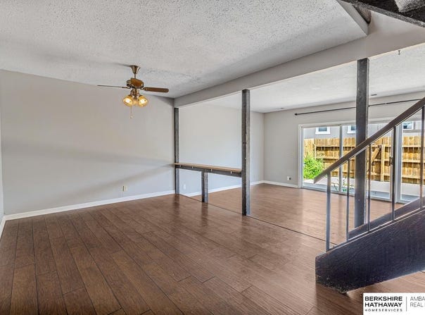 9023 Gary Circle, Omaha, NE 68138