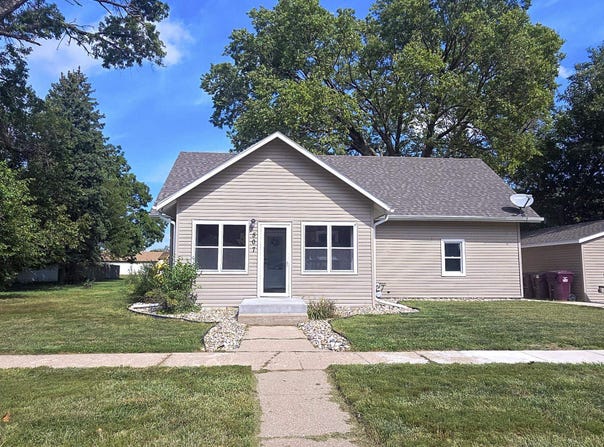 507 E 11TH ST, South Sioux City, NE 68776