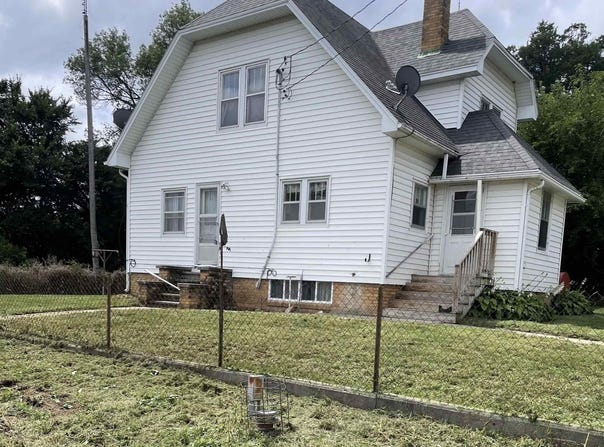 275 6th Road, Dodge, NE 68063