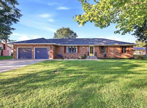 3720 SE 27th TER, Topeka, KS 66605