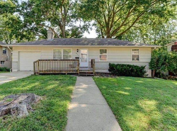 3913 S Milton Drive, Independence, MO 64055