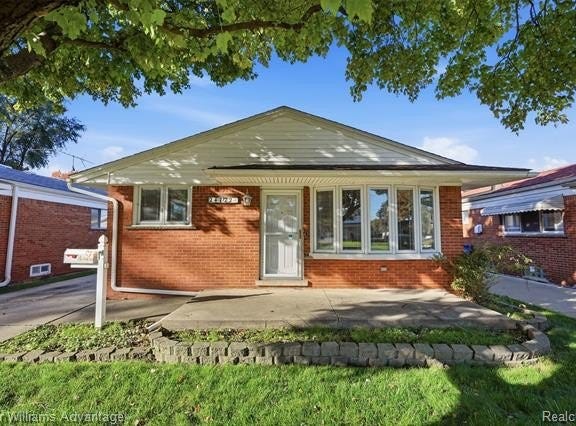 24722 Hass Street, Dearborn Heights, MI 48127